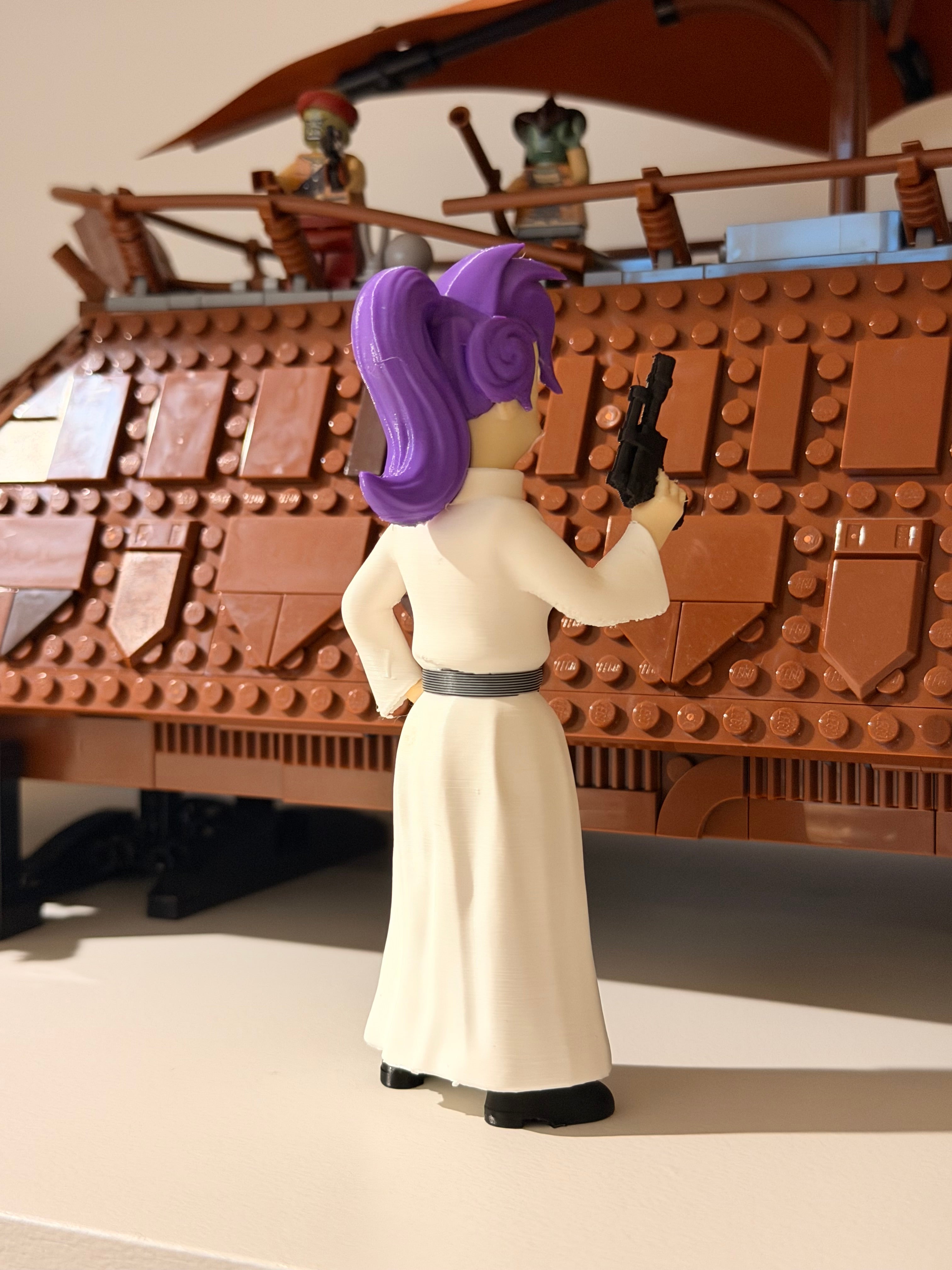 Futurama X Star Wars action figure Leela as Leia